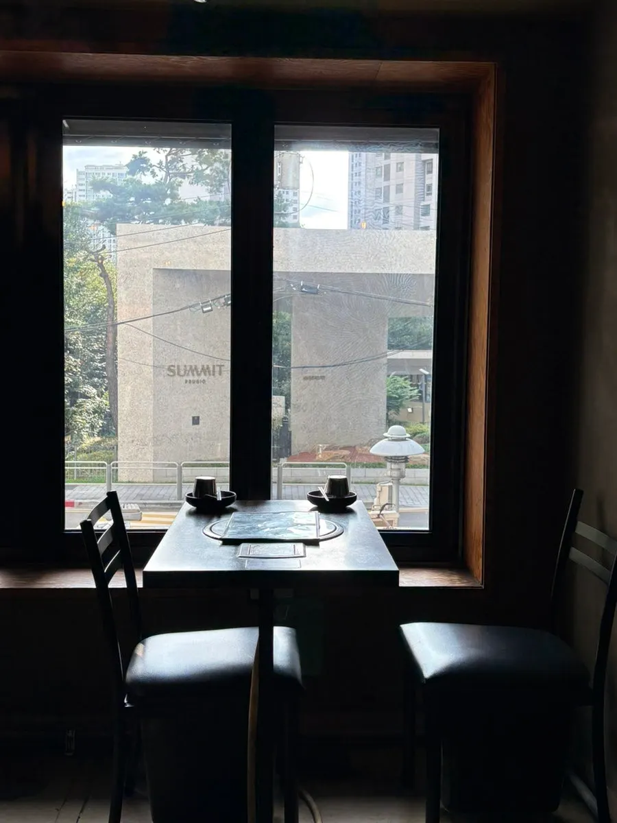 Interior atmosphere of Dakgalbijeon Gangnam Branch