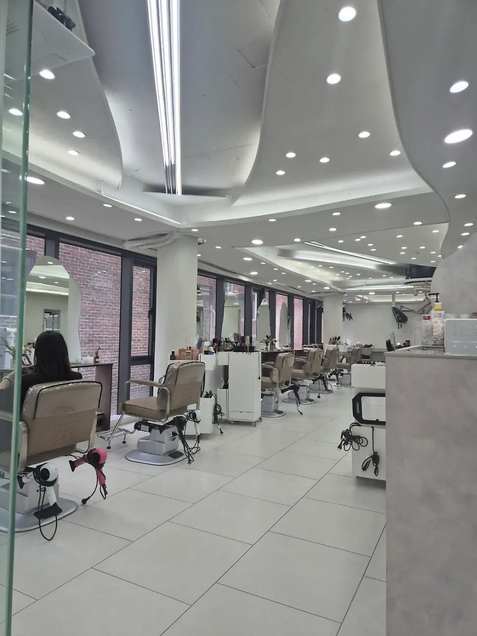 Consultation for a damaged-hair perm