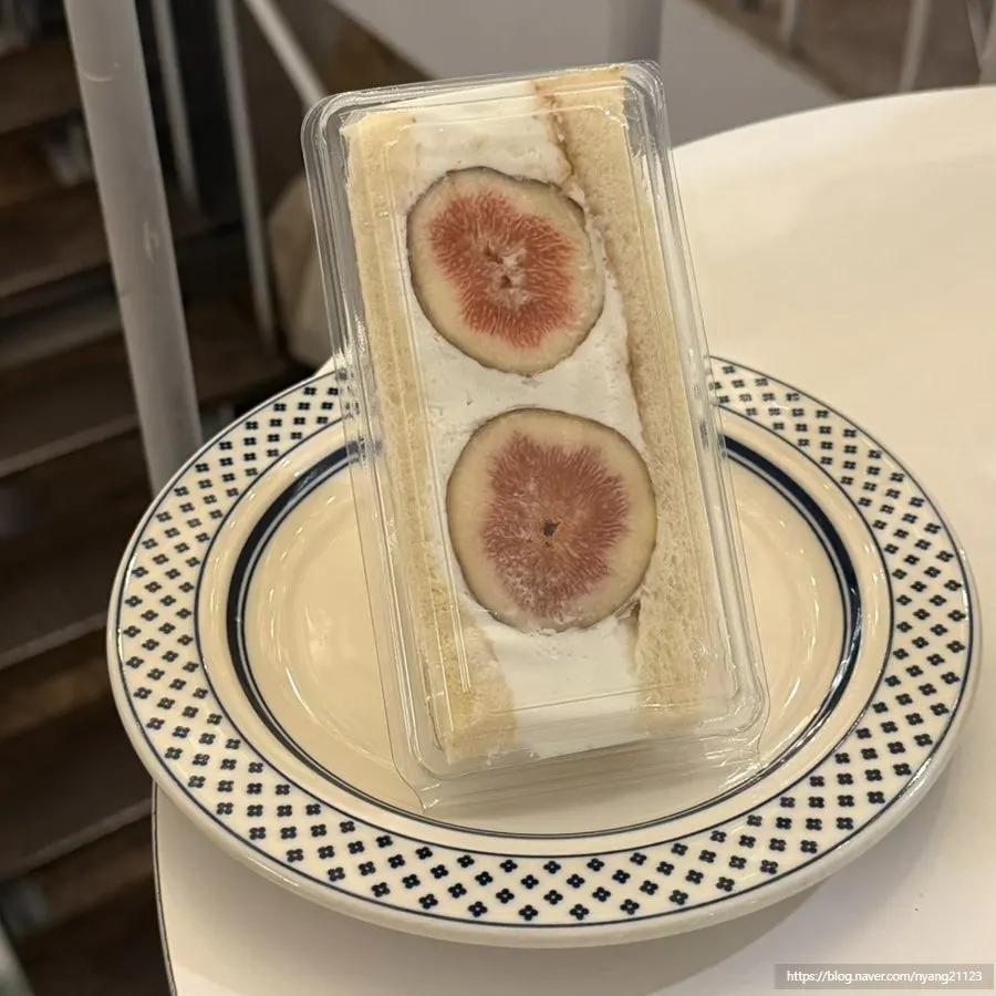 Fig sando dessert