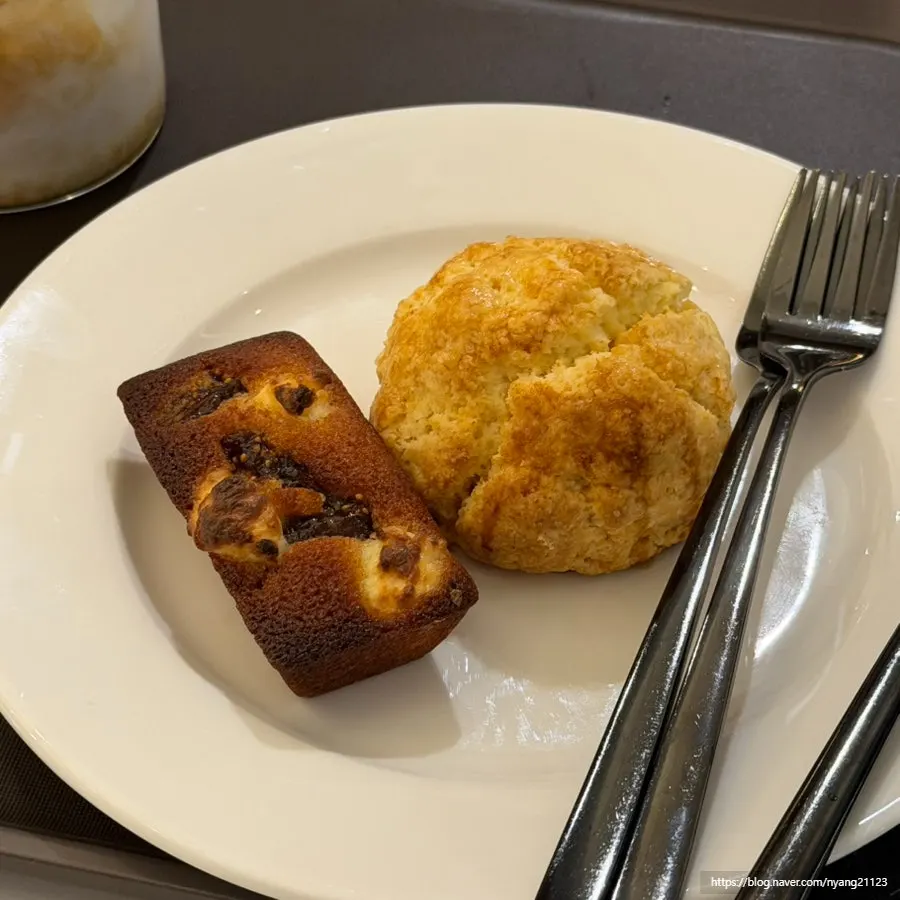 Fig sando with cream