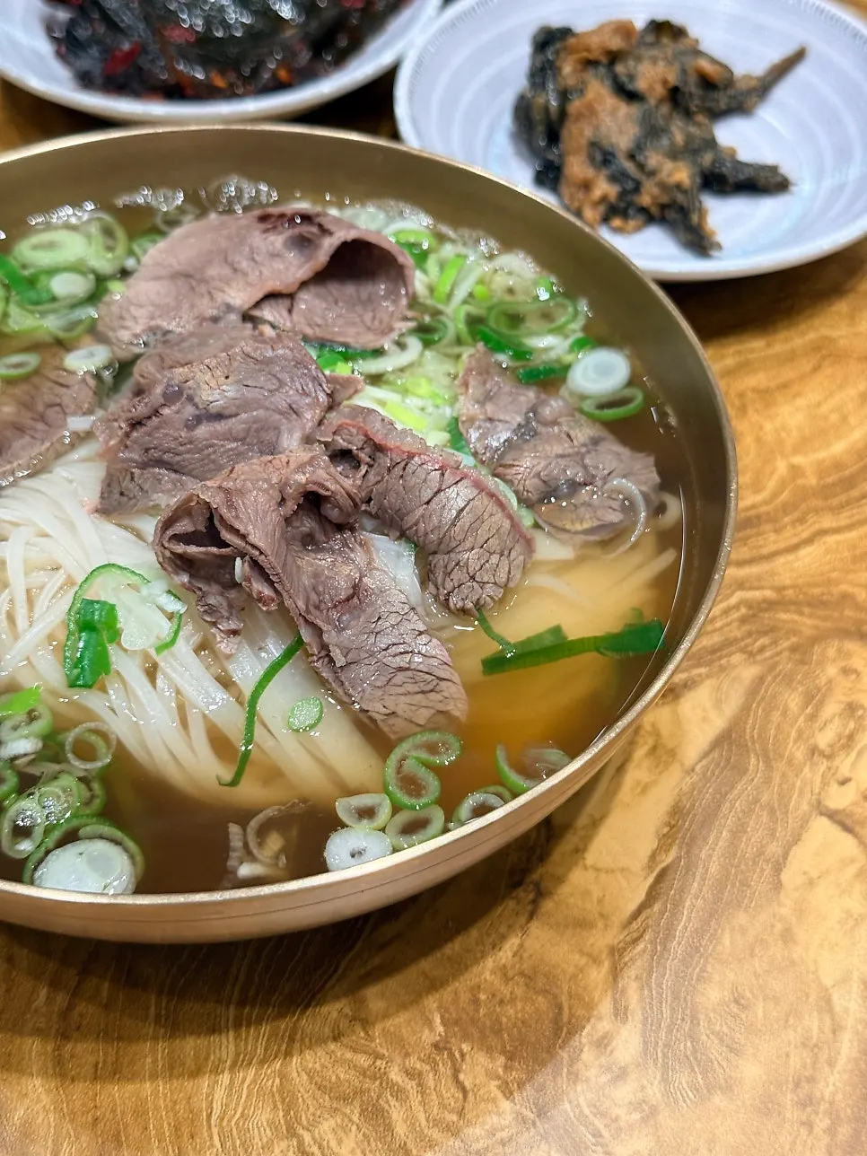 곰탕 국물과 토렴 밥