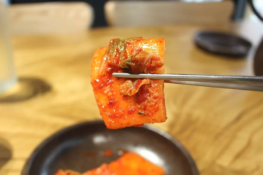 Minari gomtang and seasoned pollock salad ordered for one