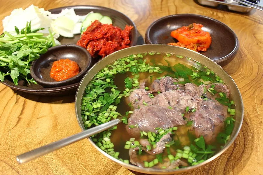 Self-serve corner with six side dishes