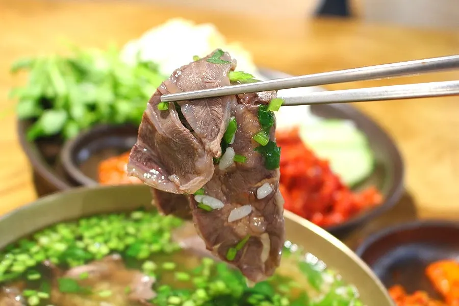 Minari gomtang filled with water parsley