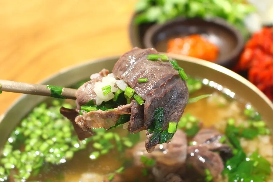 Gomtang generously filled with meat and rice
