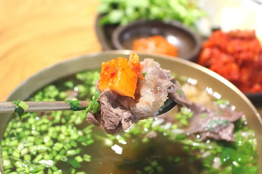 Minari gomtang with beef shank