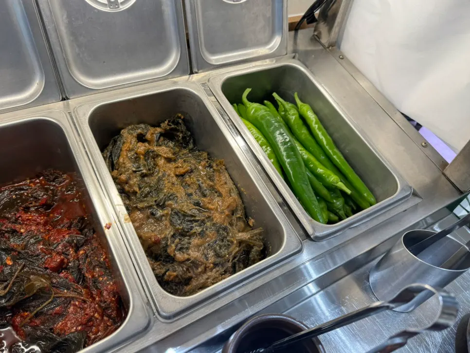 Self-service side dish selection at Geumnyeong Gomtang