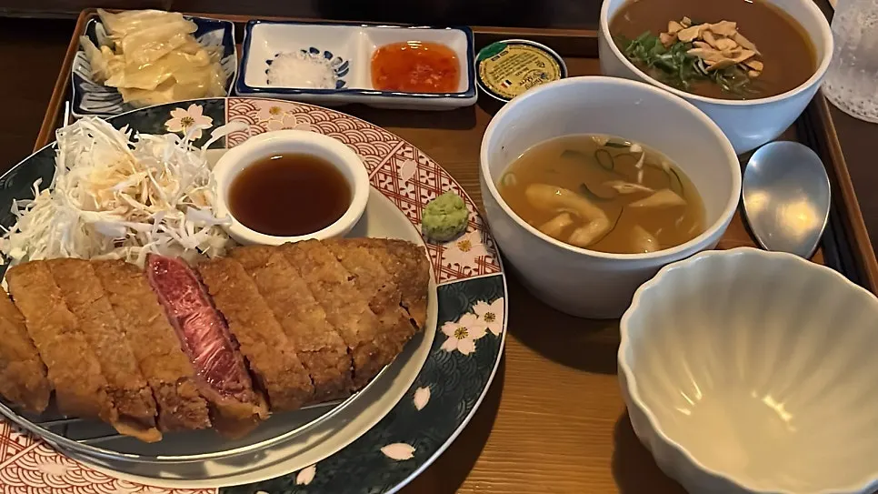 바삭하게 튀긴 규카츠