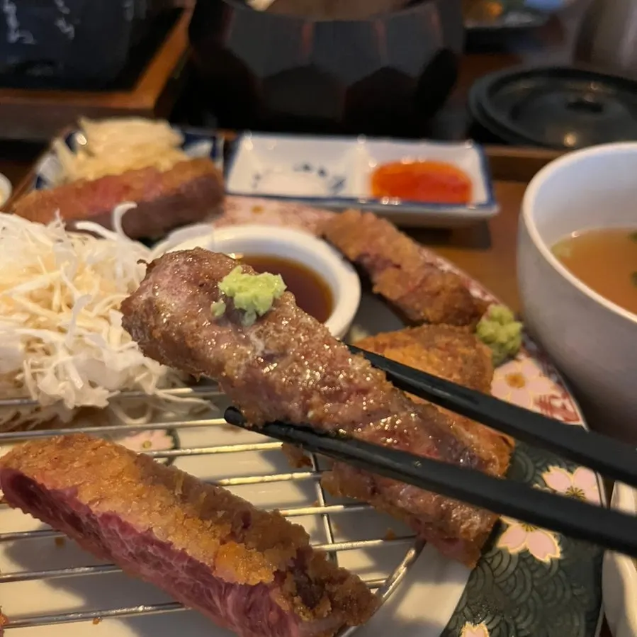 규카츠와 곁들임 소스