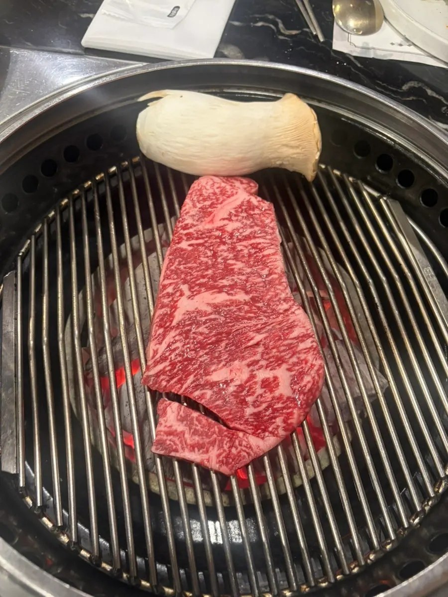 Hanwoo sirloin, flat iron steak, rib meat, and brisket flap