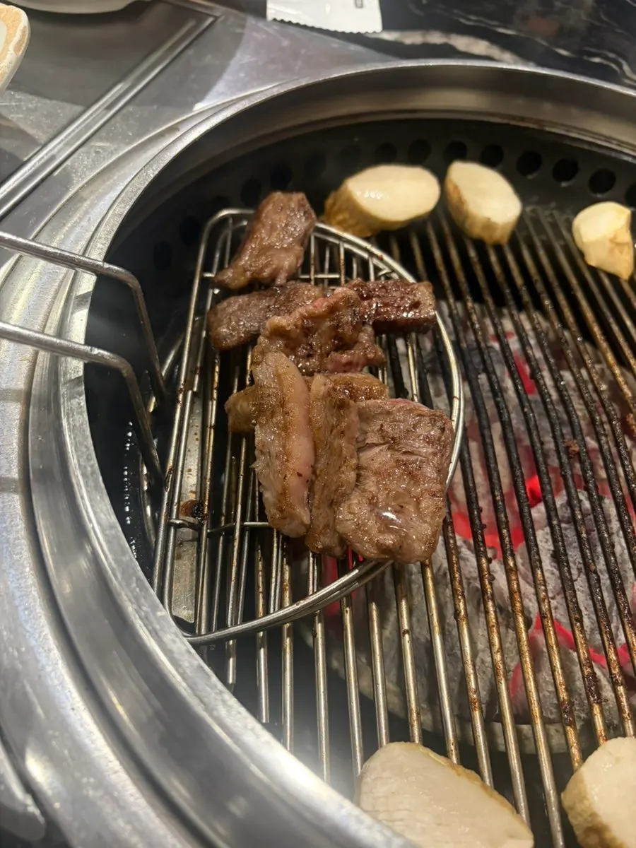 Charcoal-grilled Hanwoo beef and mushrooms