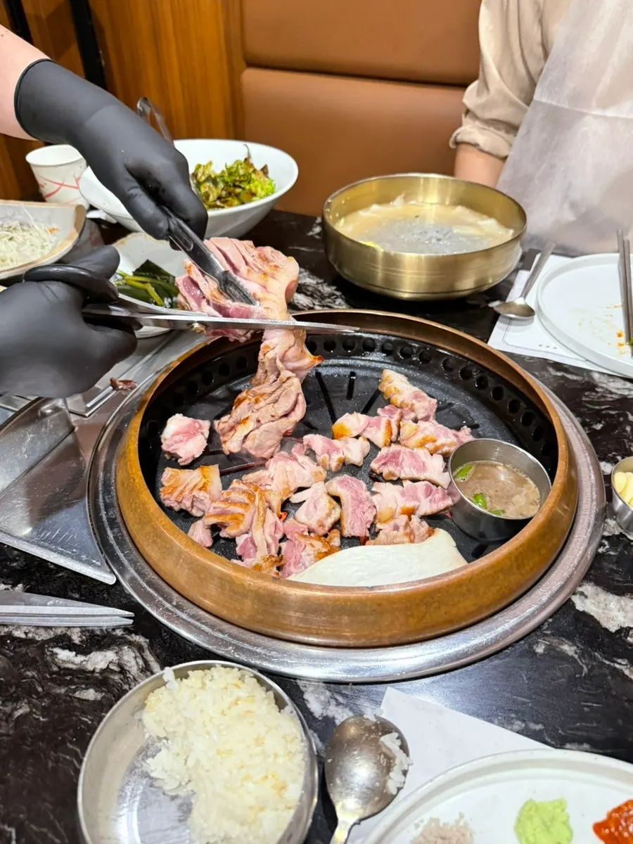 香ばしく焼き上がっていく近肉の表面