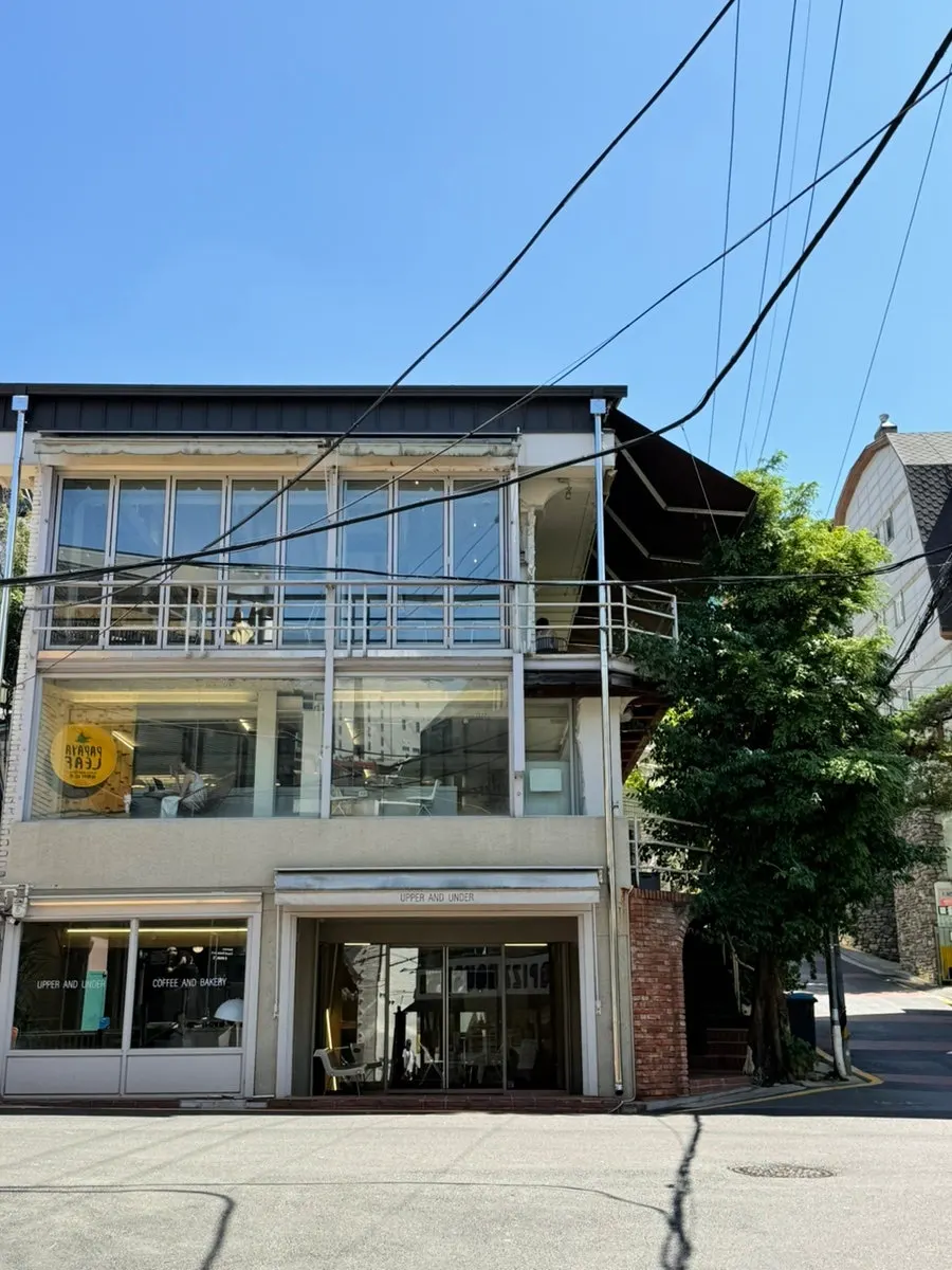 신논현역 카페 어퍼앤언더 건물 전경