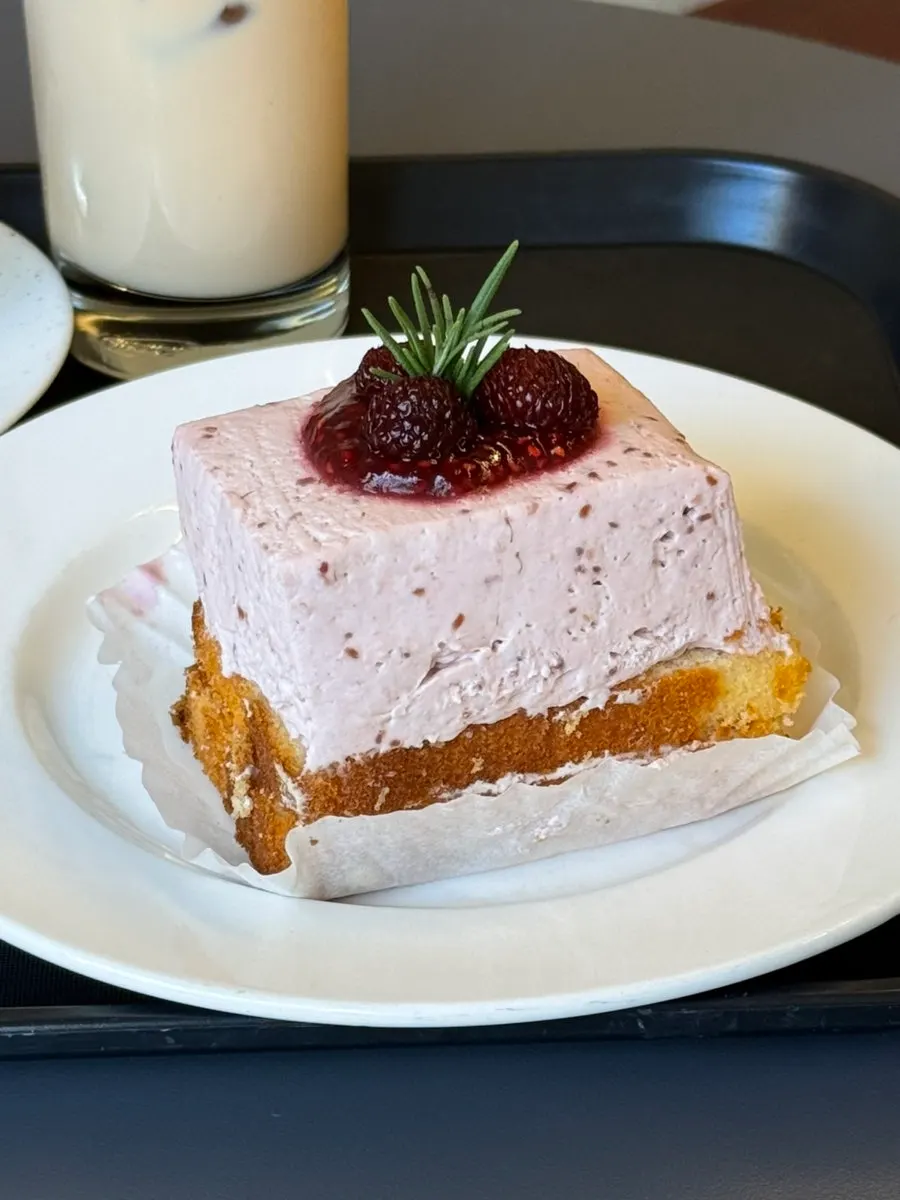 친구가 주문한 밀크티