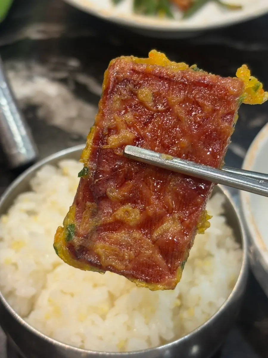양배추 찜과 햄 등 밑반찬