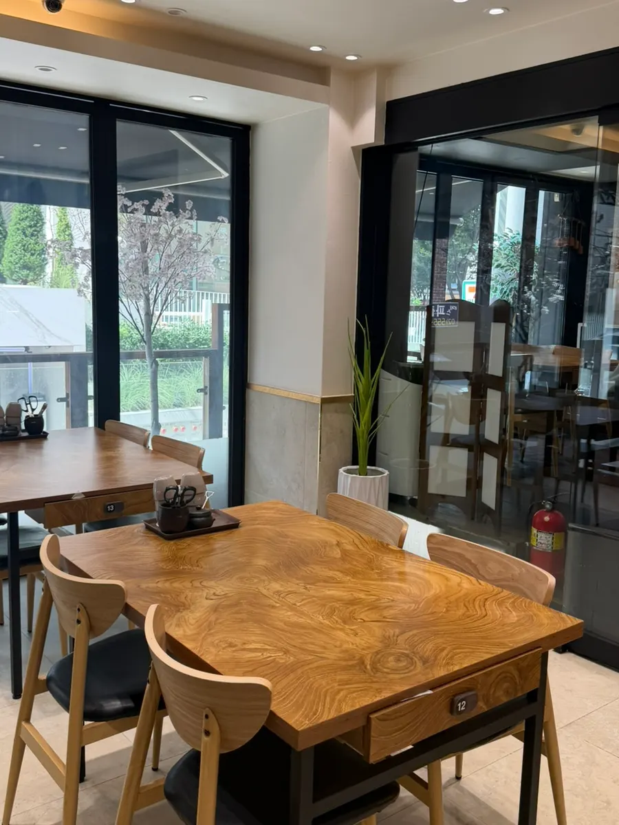 Atmosphere at Geumnyeong Gomtang Yeoksam Branch