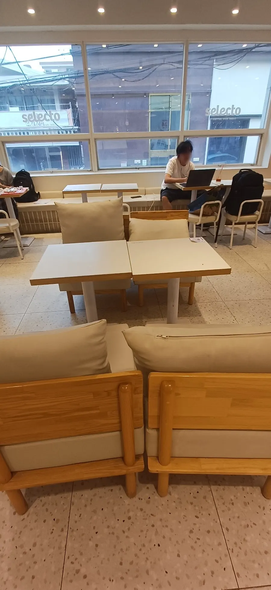 24-hour café space