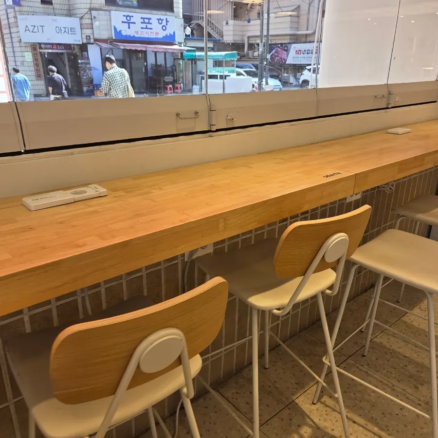Spaciously arranged café tables