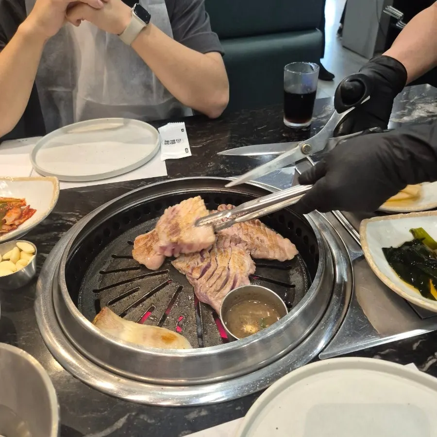 Jeju black pork geungogi grilling on the pan