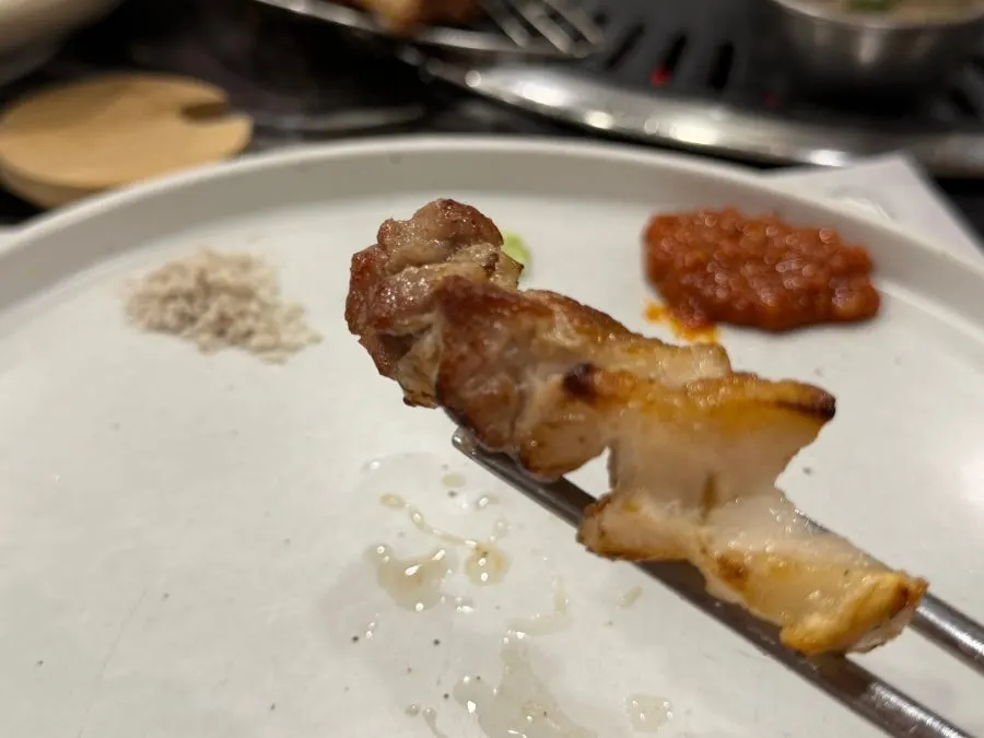 마무리 단계의 고기 불판