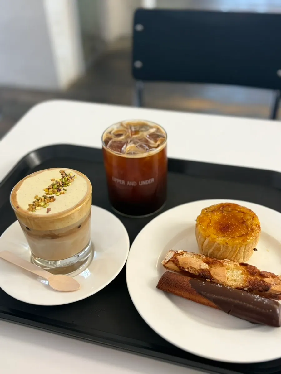 Minuman dan pencuci mulut Upper and Under