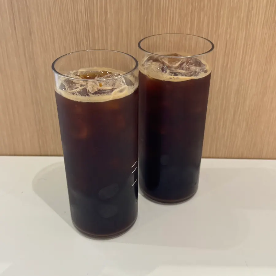 주문한 아이스 아메리카노 두 잔