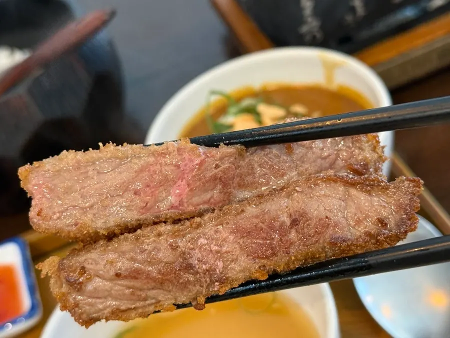개인 화로에 한 점씩 굽는 규카츠