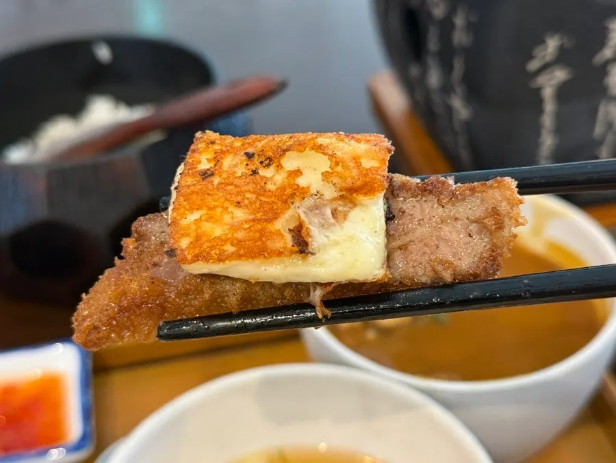 규카츠에 올려 먹는 구운 치즈