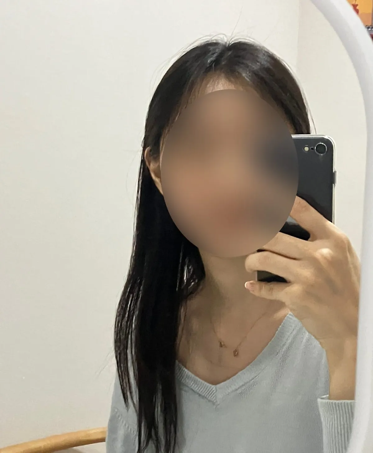 리본복구펌으로 정돈된 긴 슬릭 헤어