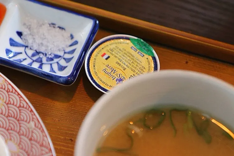 Gyukatsu and steki set meal spread