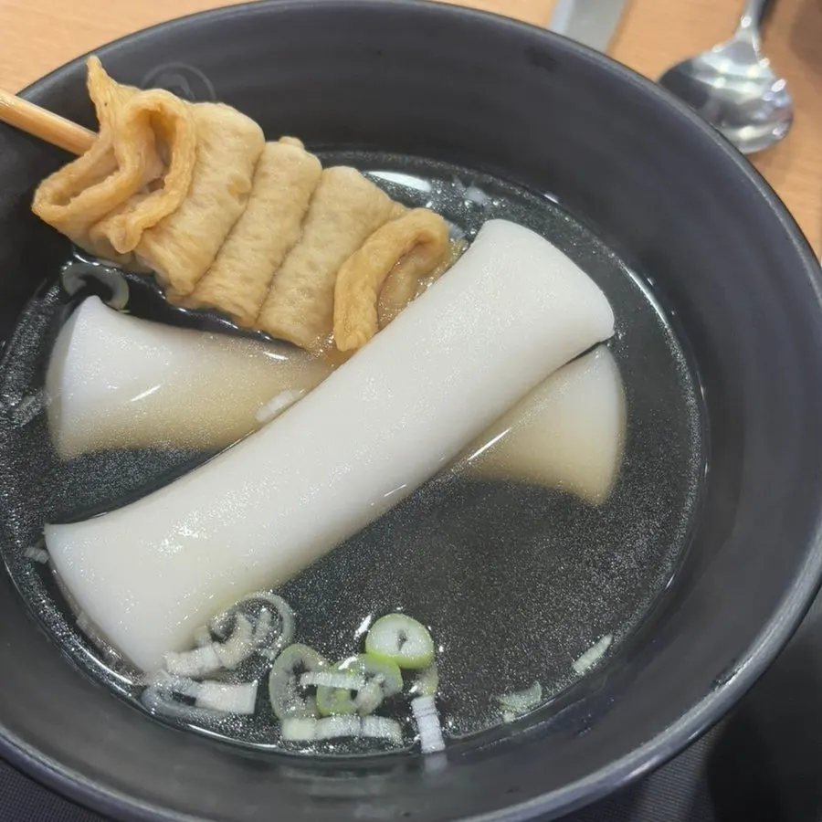 Potato salad topped on the tteokbokki