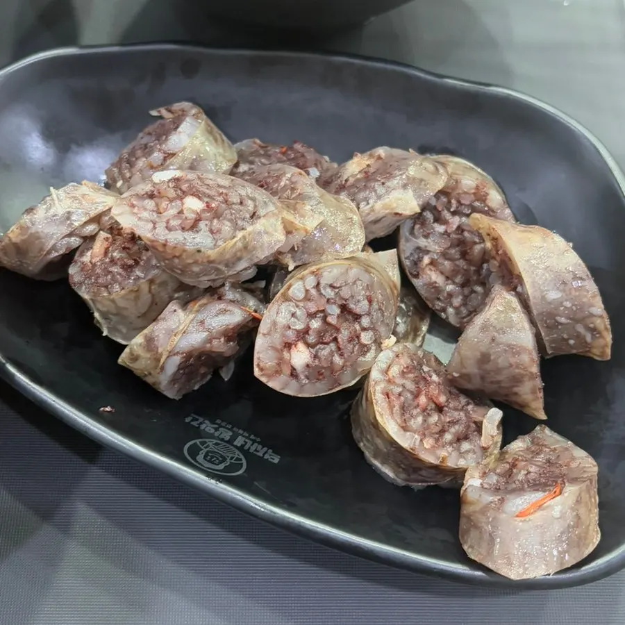 Thick eomuk soaking in hot broth