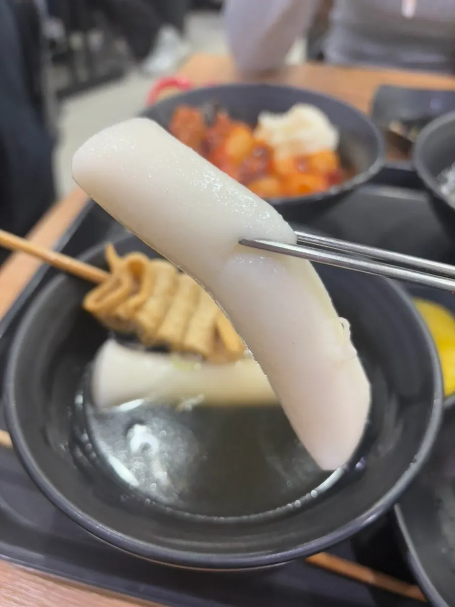 Tteokbokki eaten together with potato salad