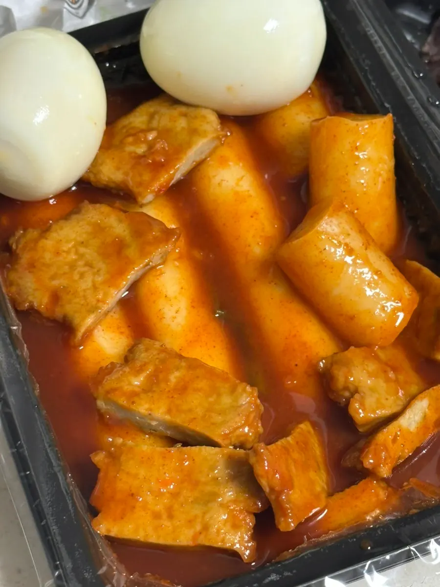 Thick garaetteok rice cakes in tteokbokki