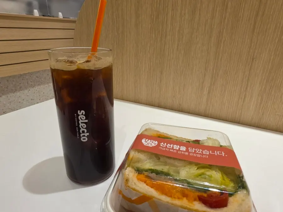 Ordered smoked salmon sandwich and Mocha Americano