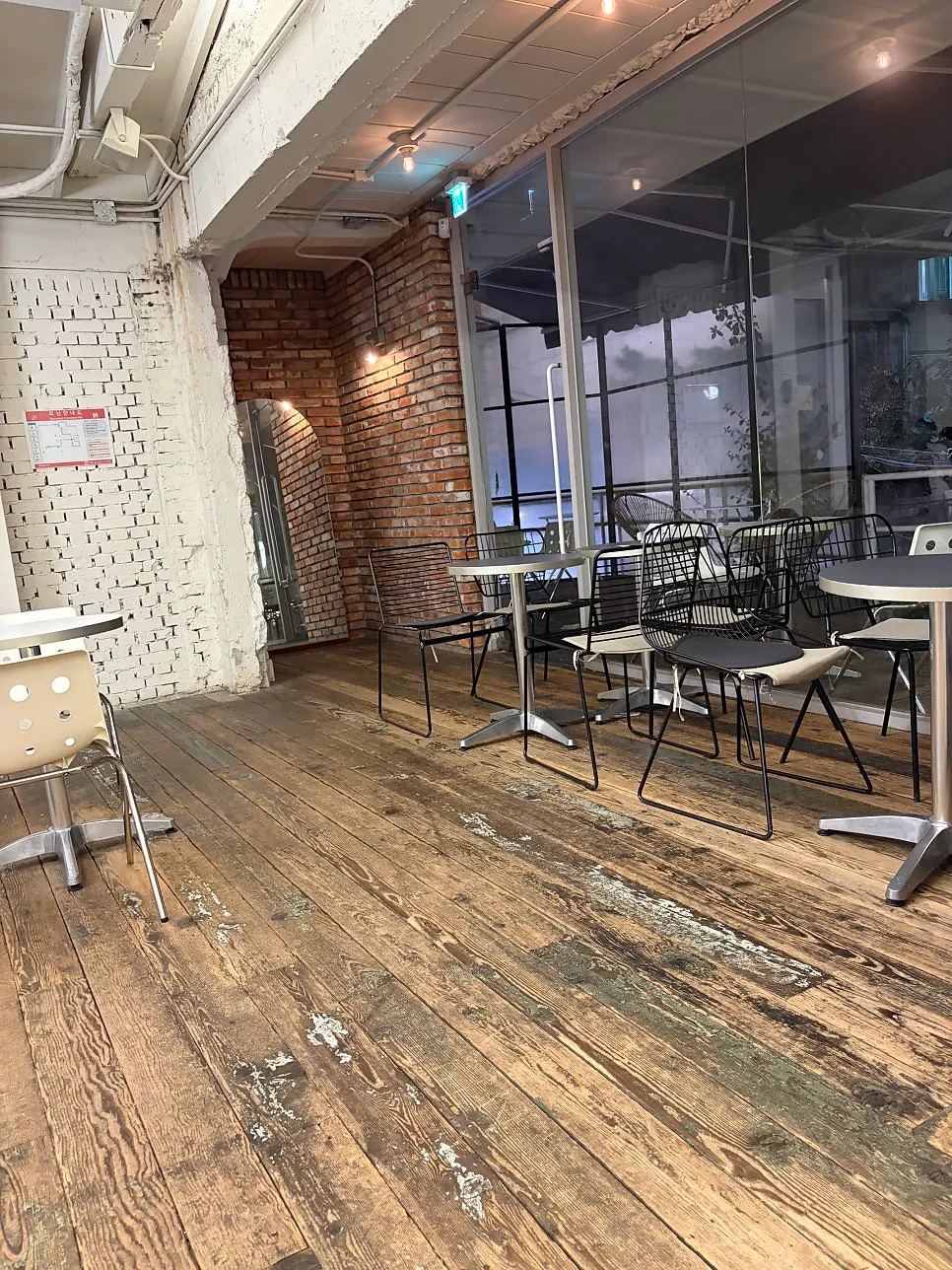 어퍼앤언더 라즈베리 케이크