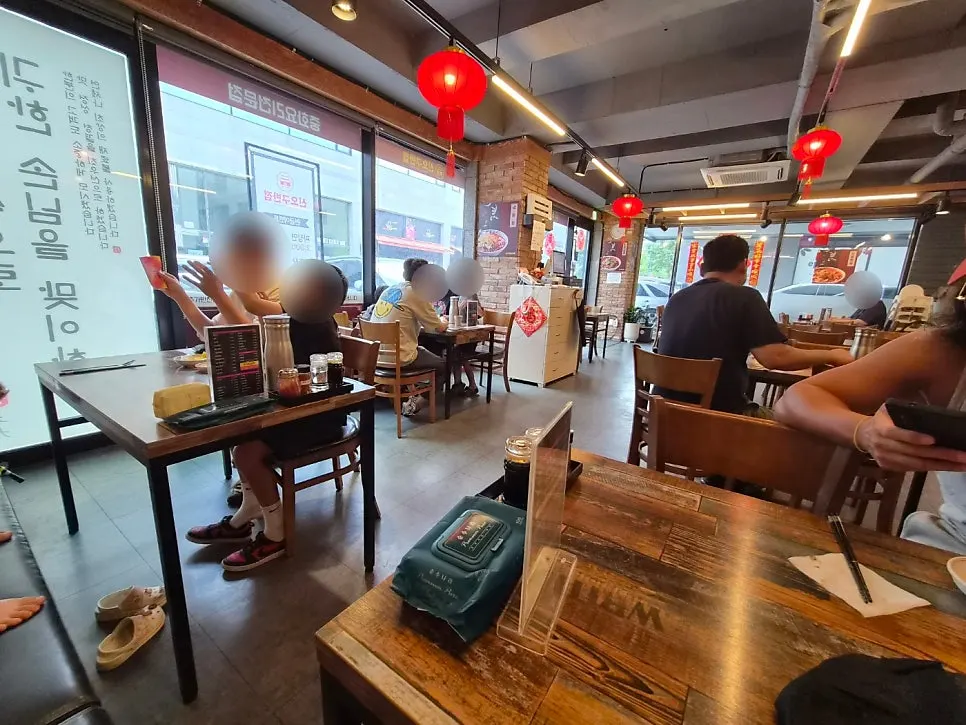 Tidy interior with tables arranged
