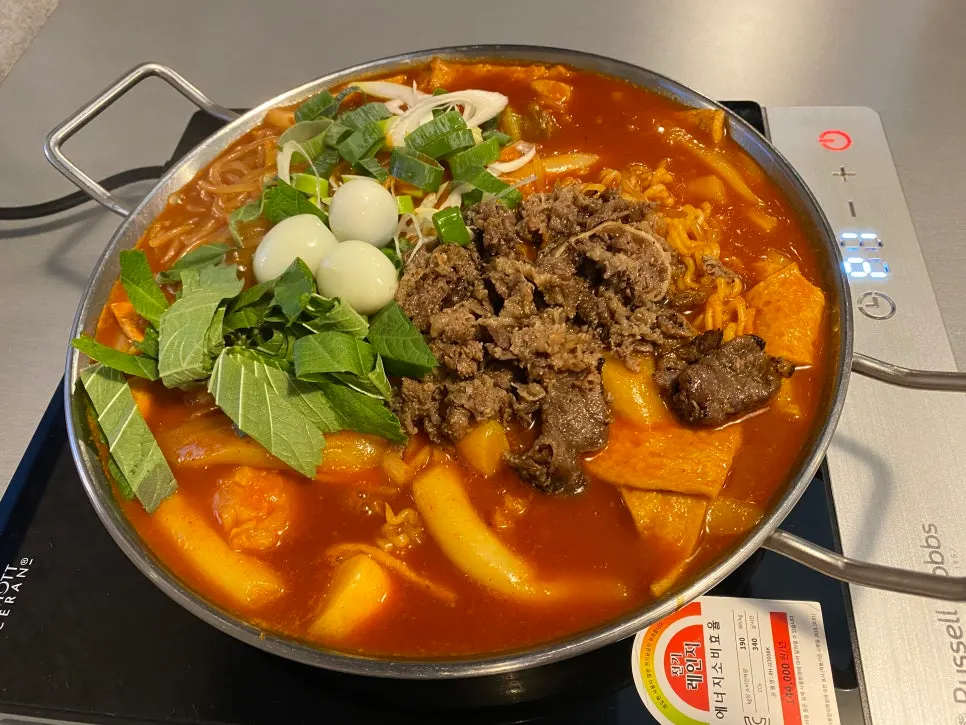 Instant tteokbokki at Mil Tteok Factory Main Branch in Sinsa-dong