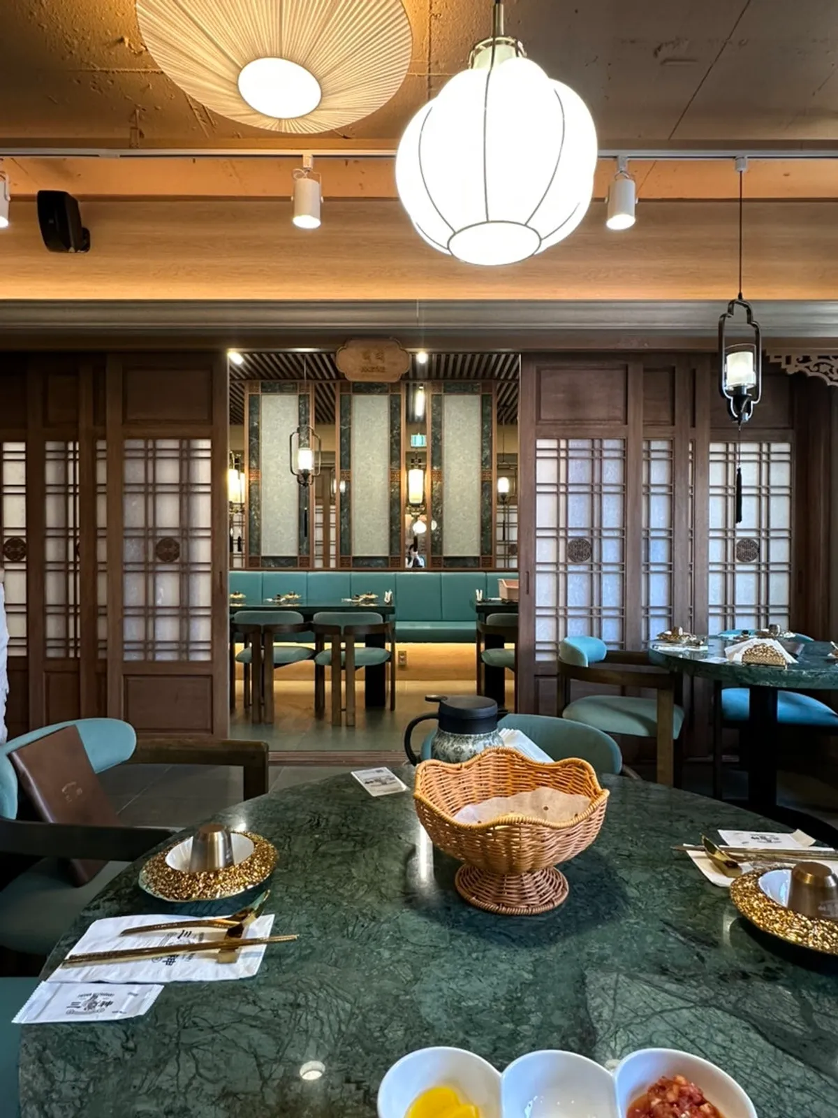 Representative photo of the Chinese course meal at Samsin Garosu-gil