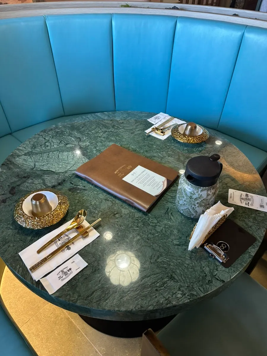 Calm interior space at Samsin