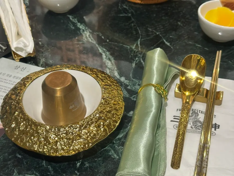 Dining seats with an Asian-inspired atmosphere