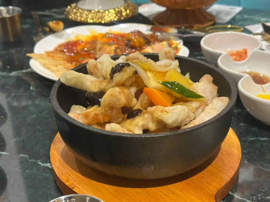 A plate of medium-size Tokyo tangsuyuk