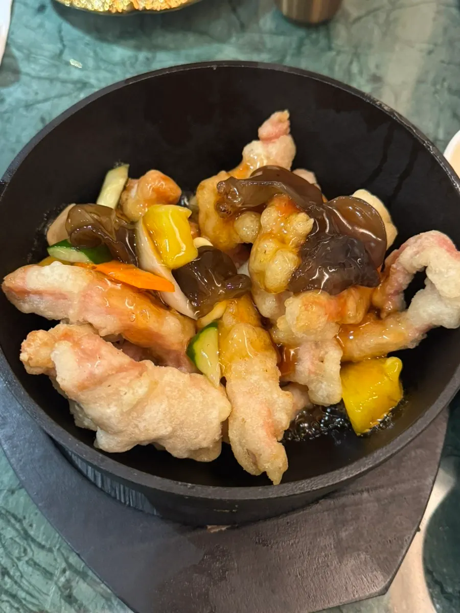 Handmade shrimp har gow dim sum