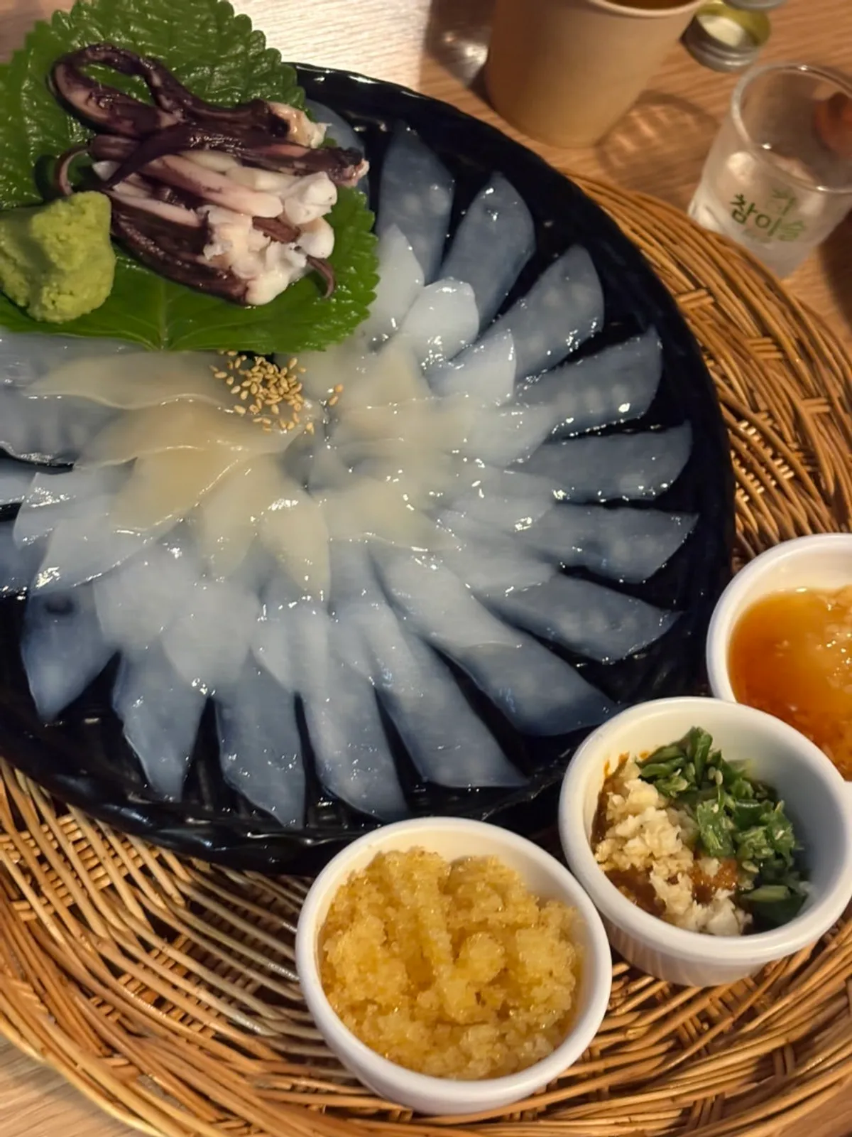 기본 안주 해초류와 1인 미역국 상차림