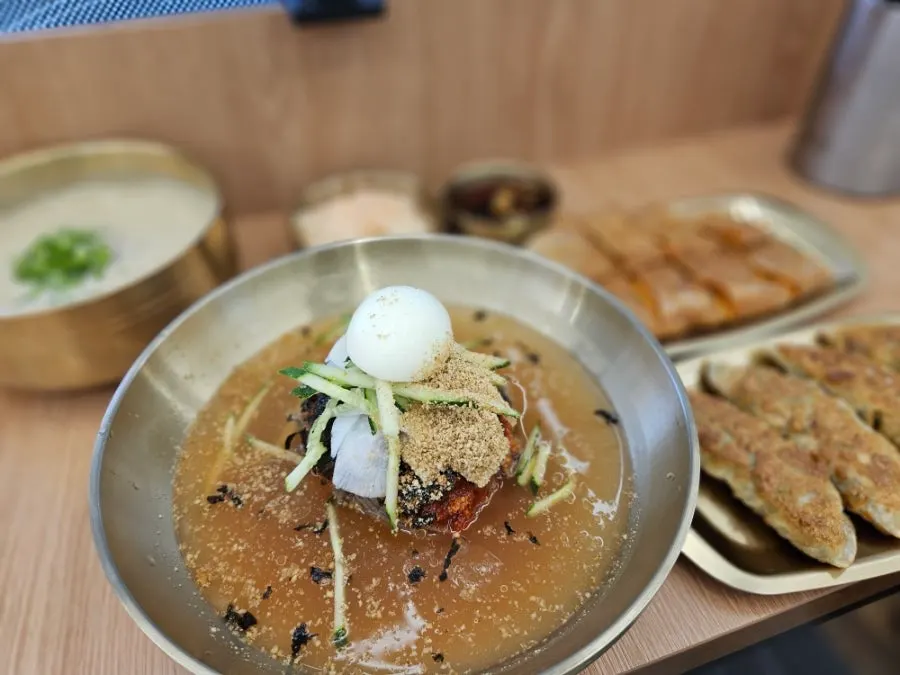 A bowl of water makguksu in dongchimi broth