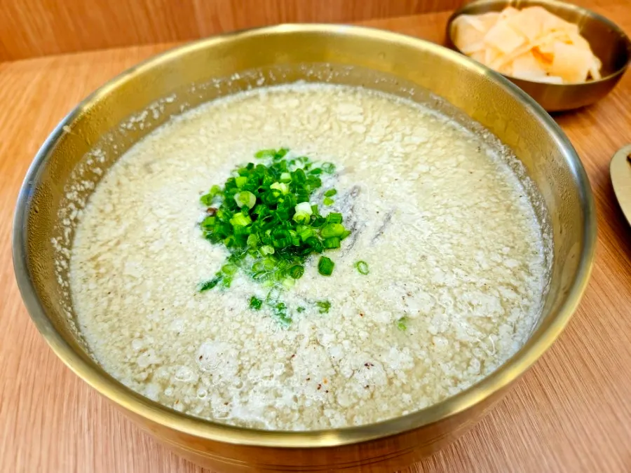 A bowl of perilla hot buckwheat noodles at Sammiri Makguksu
