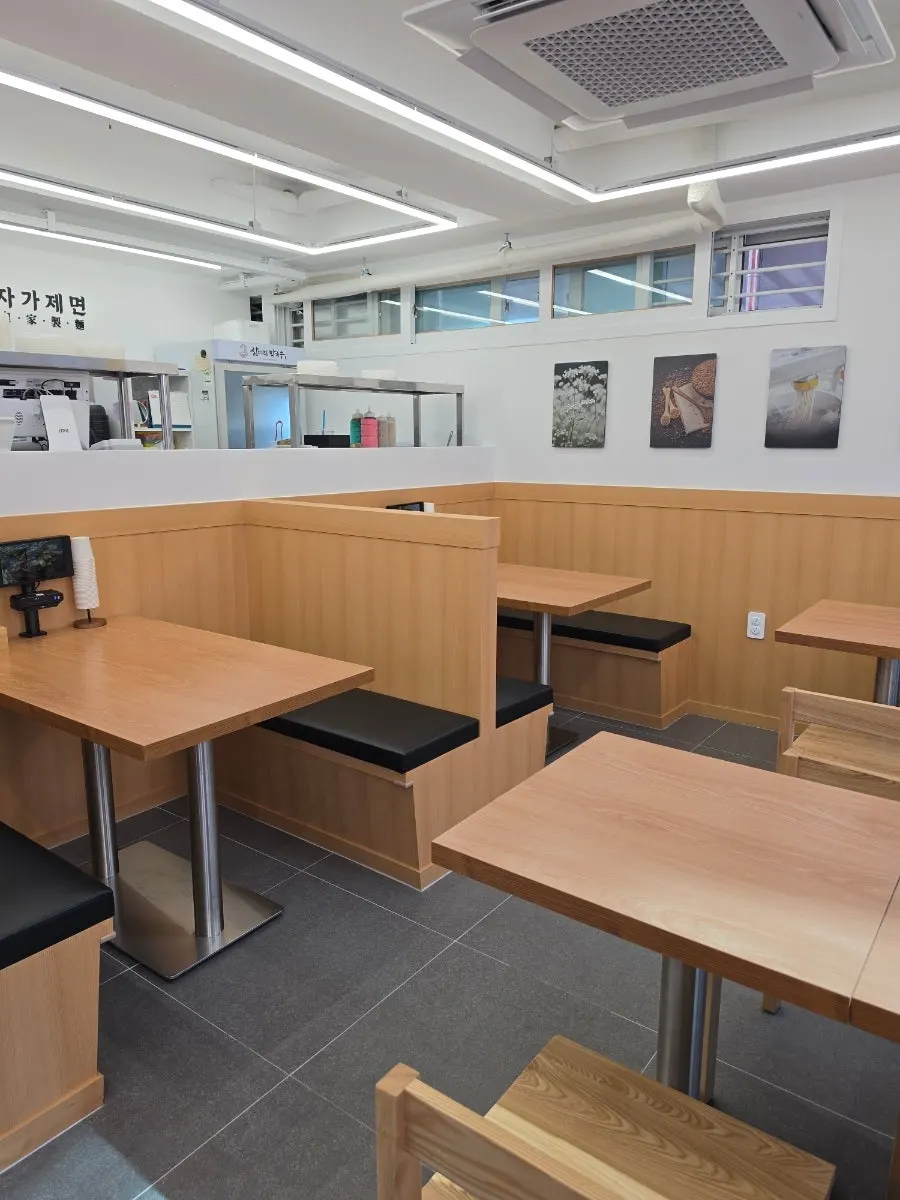 The open kitchen area at Sammiri Makguksu