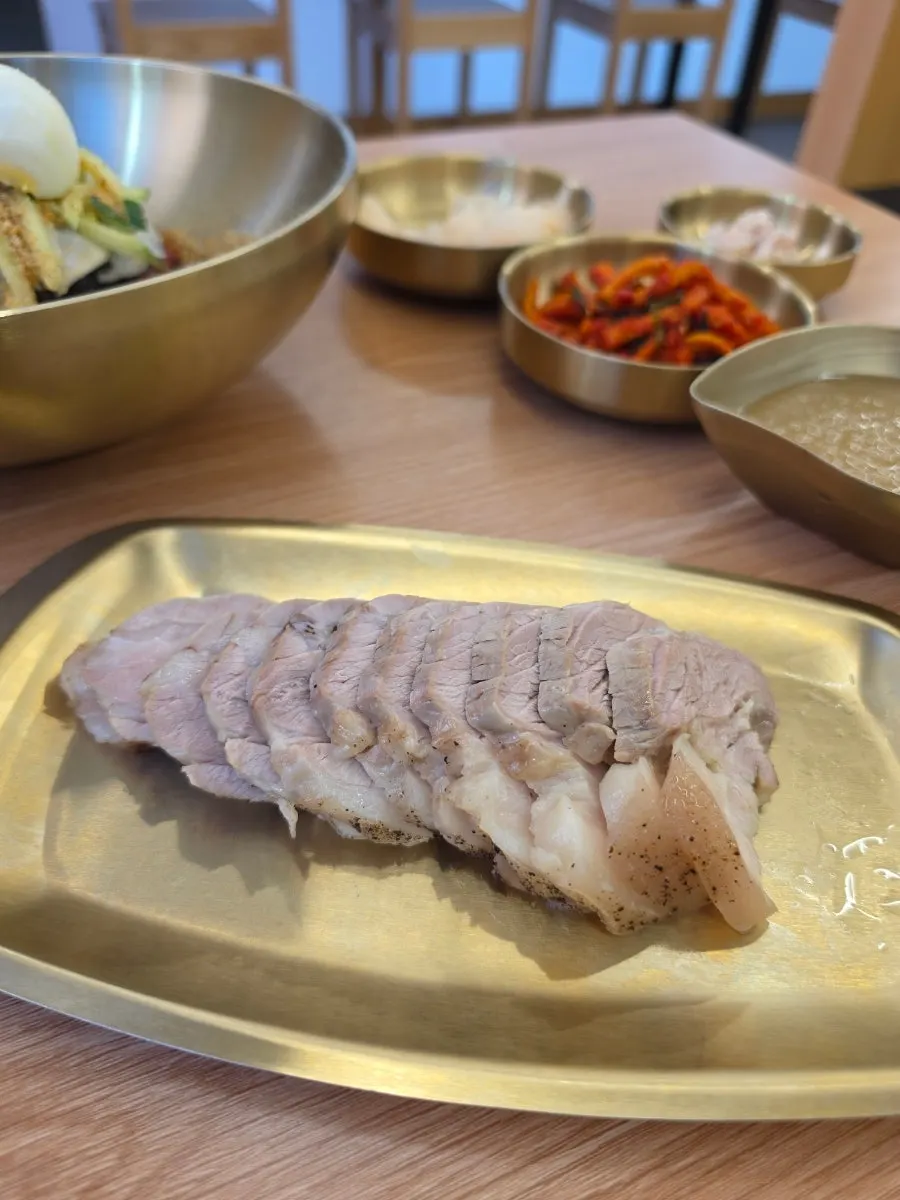 Makguksu noodles tossed with seasoning sauce