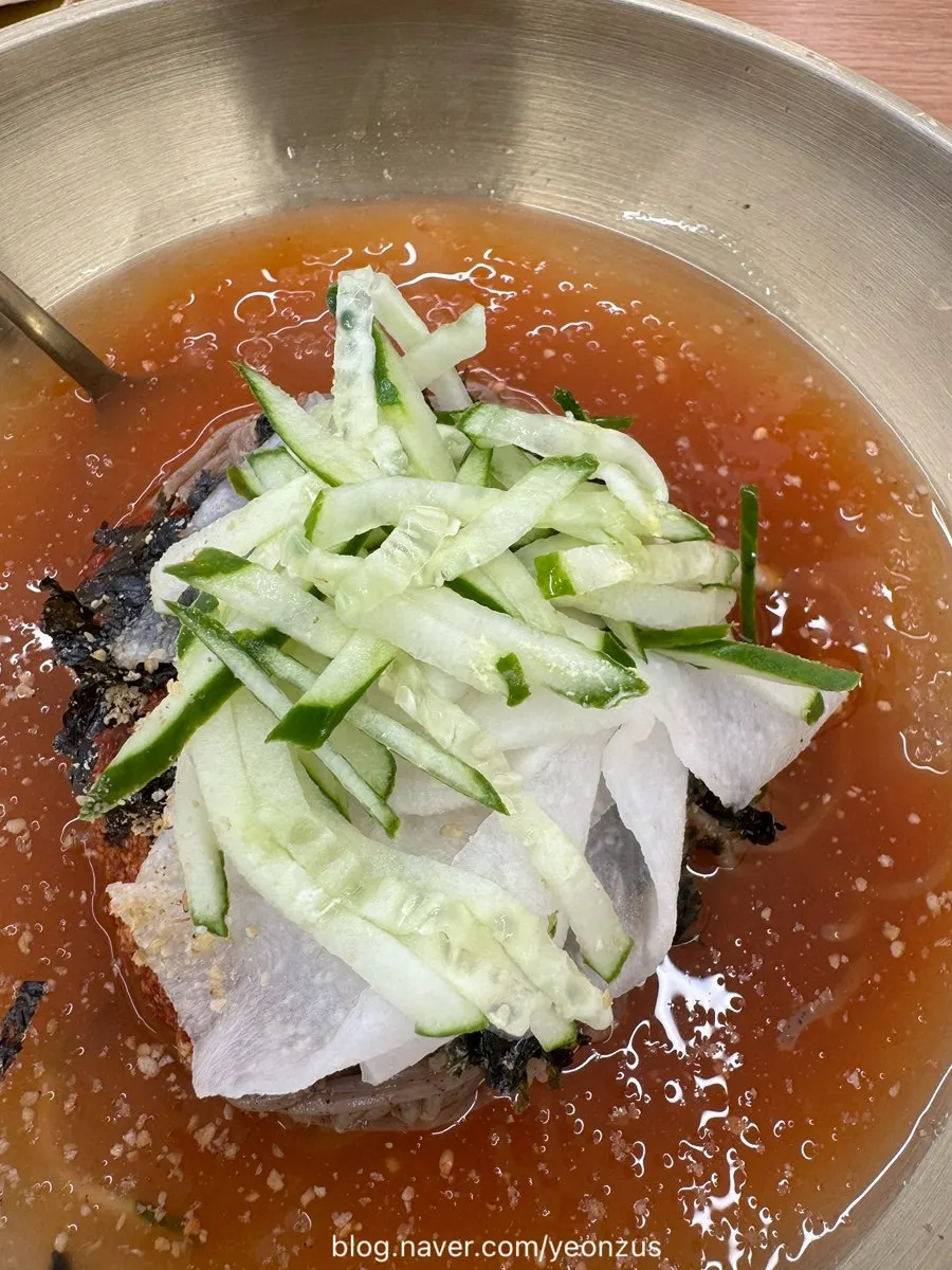 Comparison shot of the two makguksu dishes