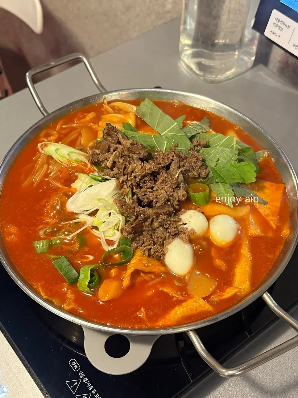 Tteokbokki paired with crown daisy fritters